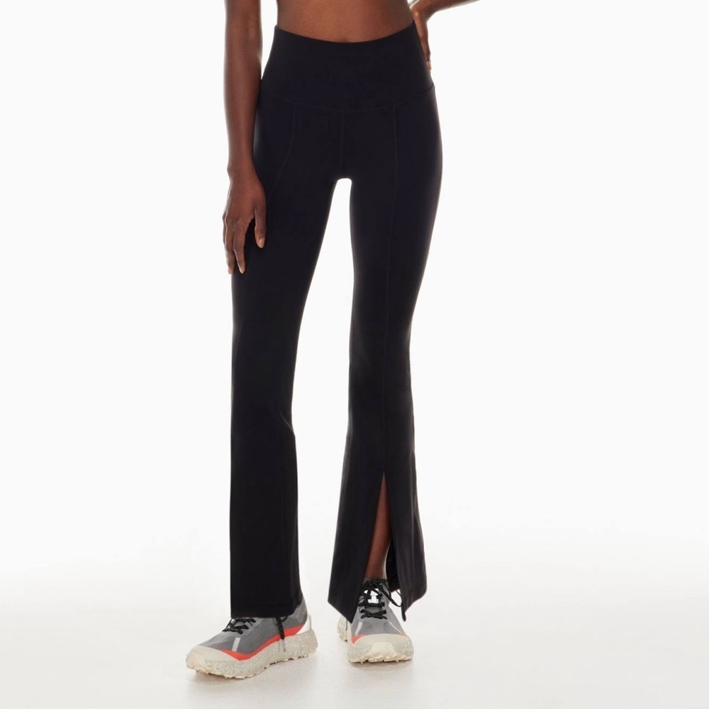 Aritzia TNA - High-Waisted Brown Flare Pants in Size S
